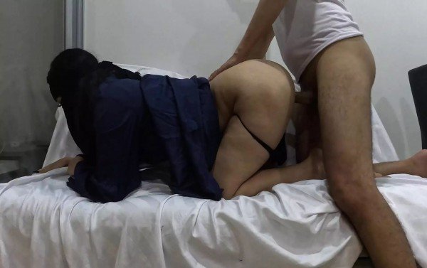 Porno Indo Viral 2023 Gadis Hijab Panggil Staf Hotel untuk Bercinta